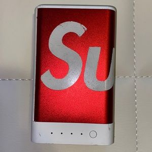 Supreme Mophie battery pack
